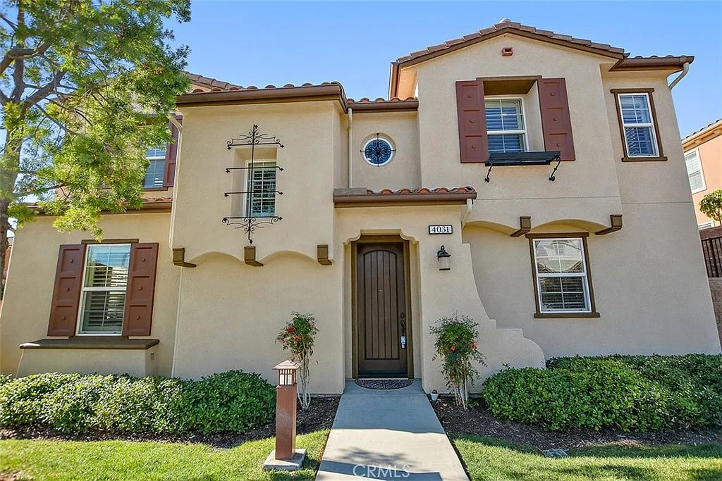 4 bed, 1949 sqft, $4,980 — Photo 1