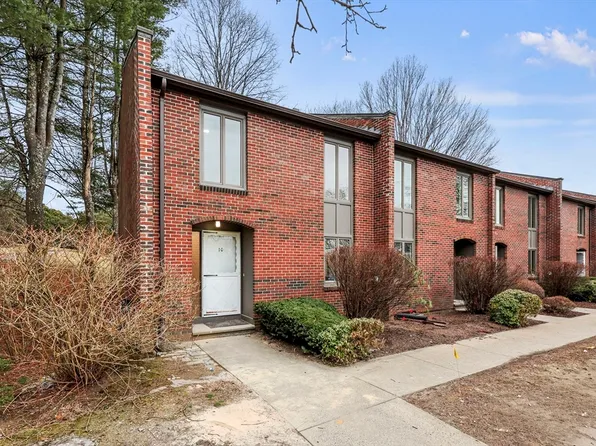 10 Eaton Ct Unit 10, Amherst, MA 01002