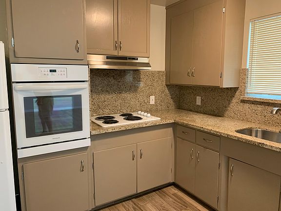 4th image of 3057 Westboro Dr #2