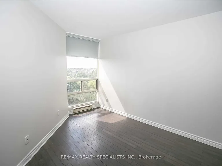 45 Kingsbridge Garden Cir #601 — Photo 14