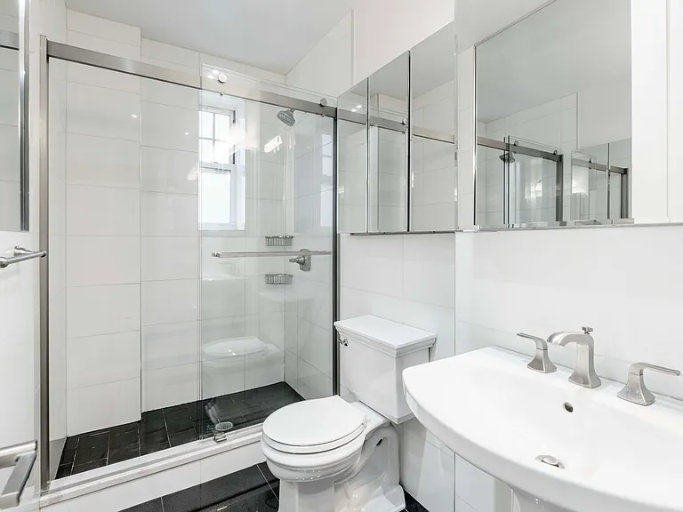 162 W 13th St #24 — Photo 5