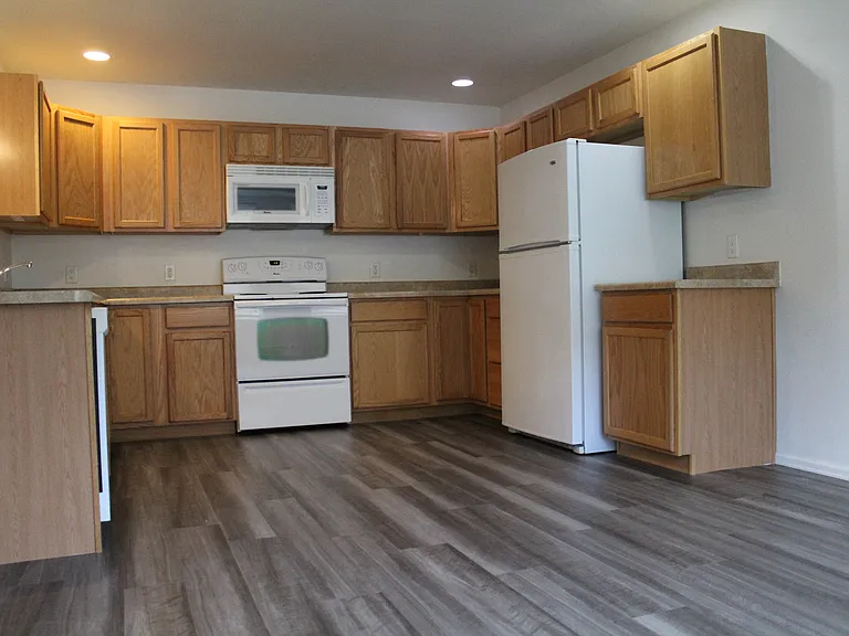 2474 Pioneer Way — Photo 7