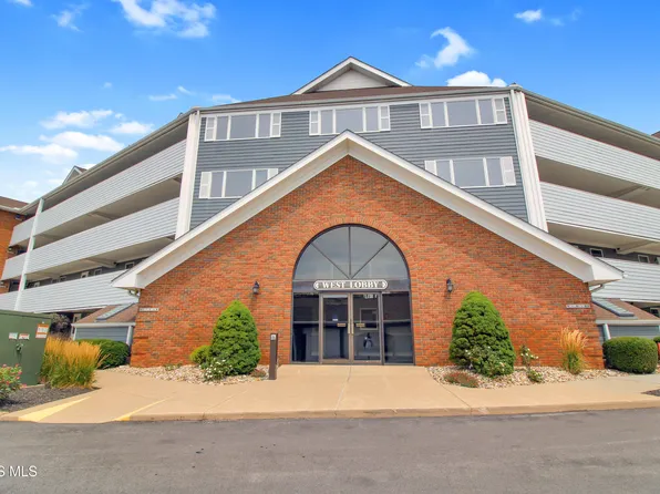 1909 E East Harbor Rd APT 407W, Pt Clinton, OH 43452