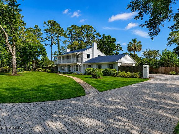 3rd image of 8239 HOLLYRIDGE Road