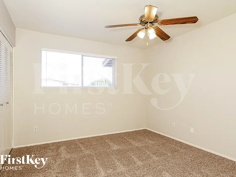 3301 W Mountain View Rd — Photo 13