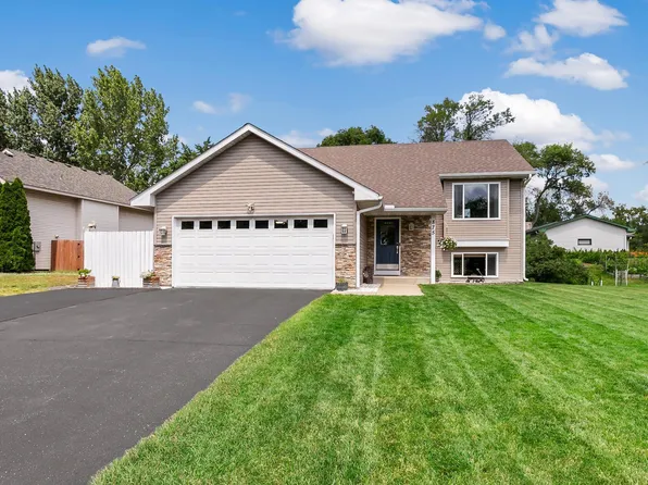 875 9th Pl, Anoka, MN 55303