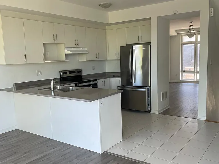 801 Heathrow Path N — Photo 12