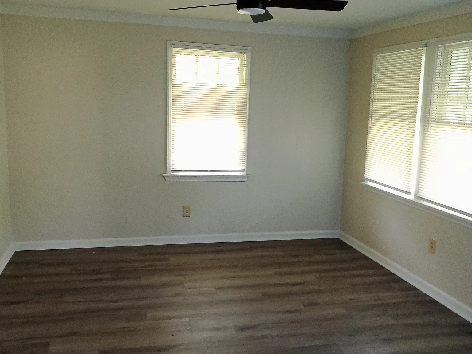 2 bed, 900 sqft, $950 — Photo 2