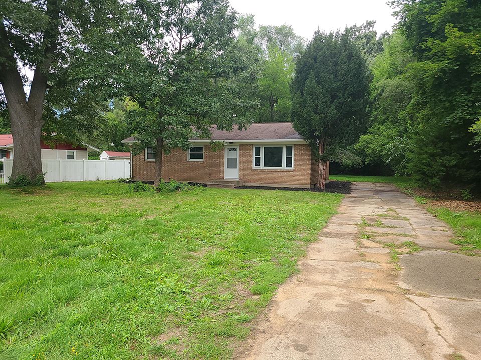 1st image of 405 Boyes Dr