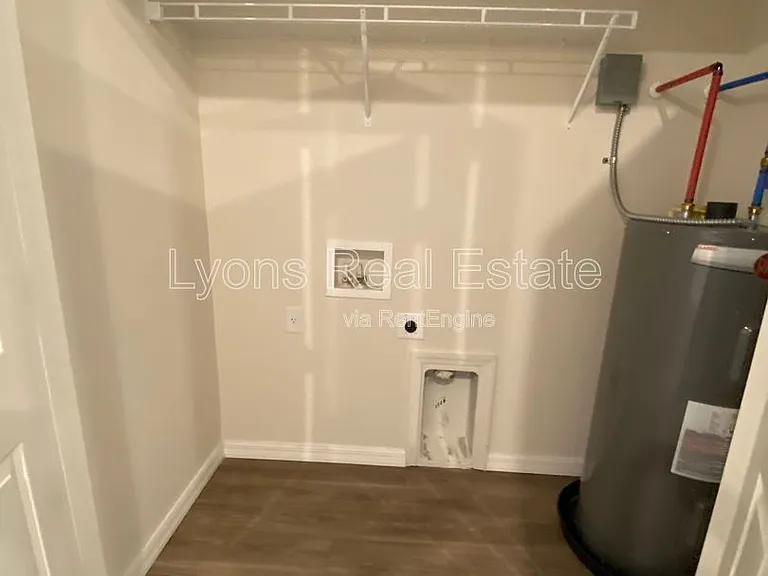 604 Skyline Blvd — Photo 15
