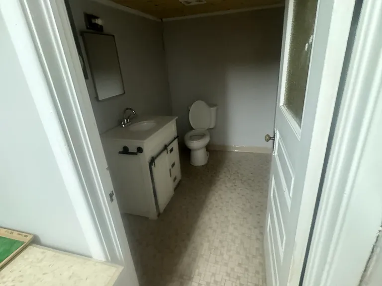 108 E Hancock St — Photo 7