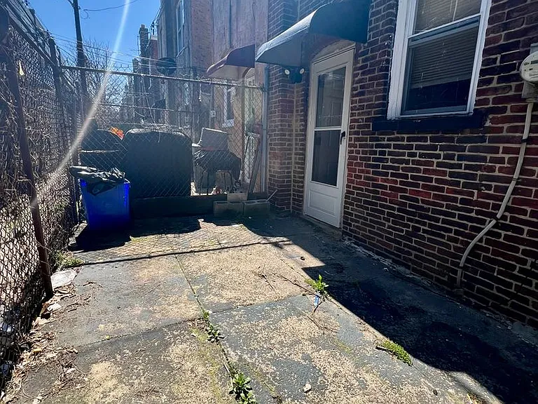 3253 N Dover St — Photo 21
