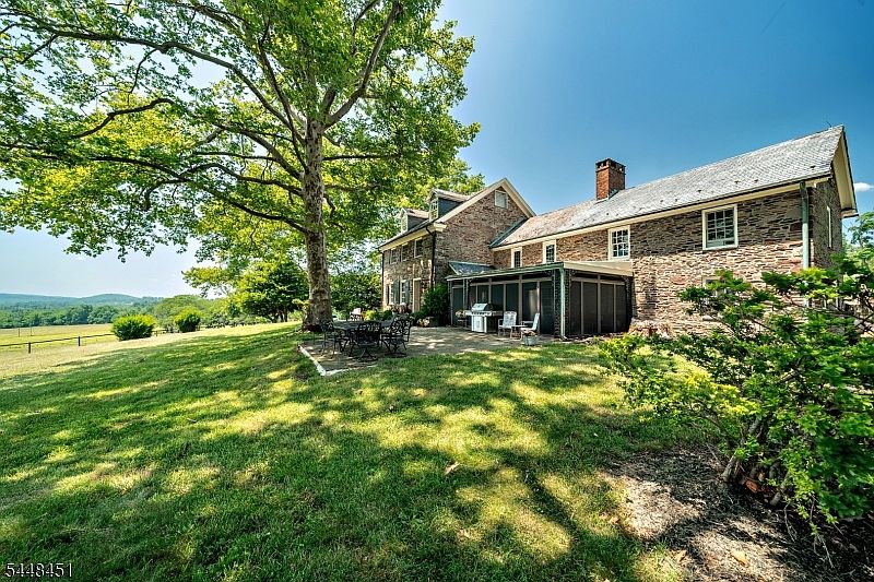 1st image of 60 Hunter Rd
