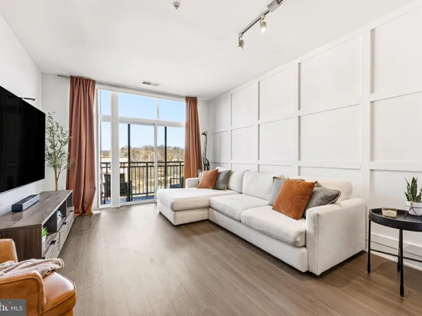 145 Riverhaven Dr Unit 557, Oxon Hill, MD 20745