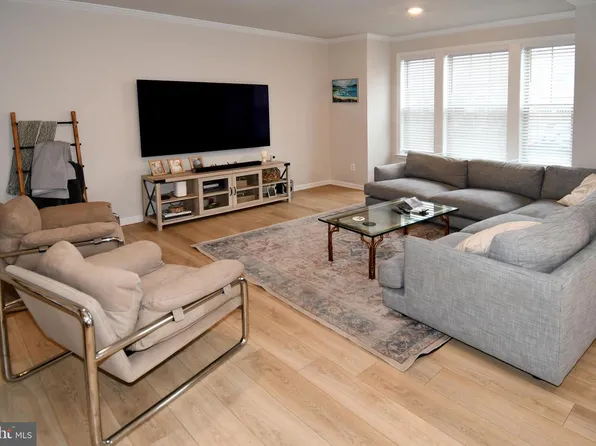 1717 Evansberry Dr, Frederick, MD 21701