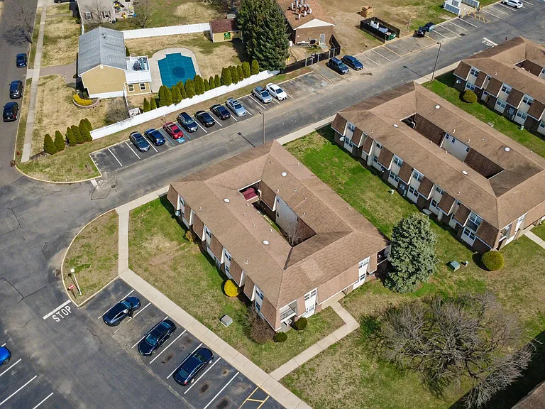 24 Florence Tollgate Pl #1 — Photo 21