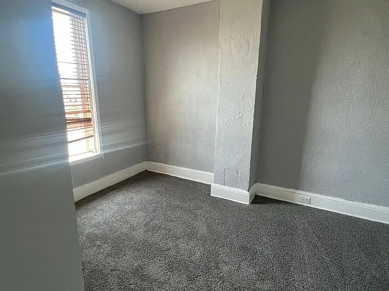 2437 E Biddle St — Photo 9