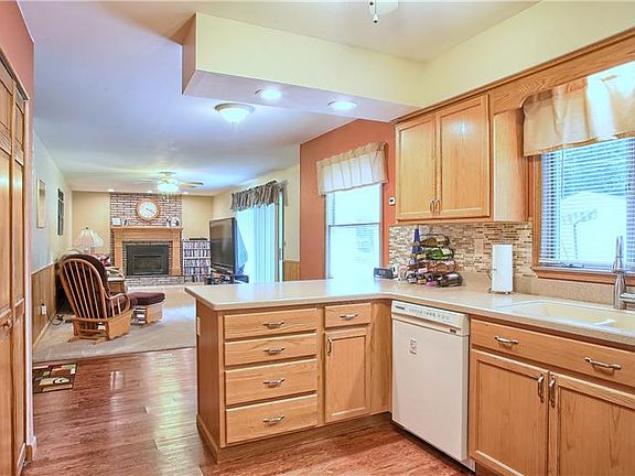 3rd image of 3095 Nokomis Trl
