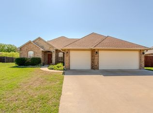 1925 Mount Vernon Rd, Enid, OK 73703