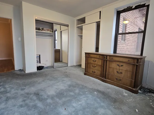 1075 Ocean Parkway image 8 of 9