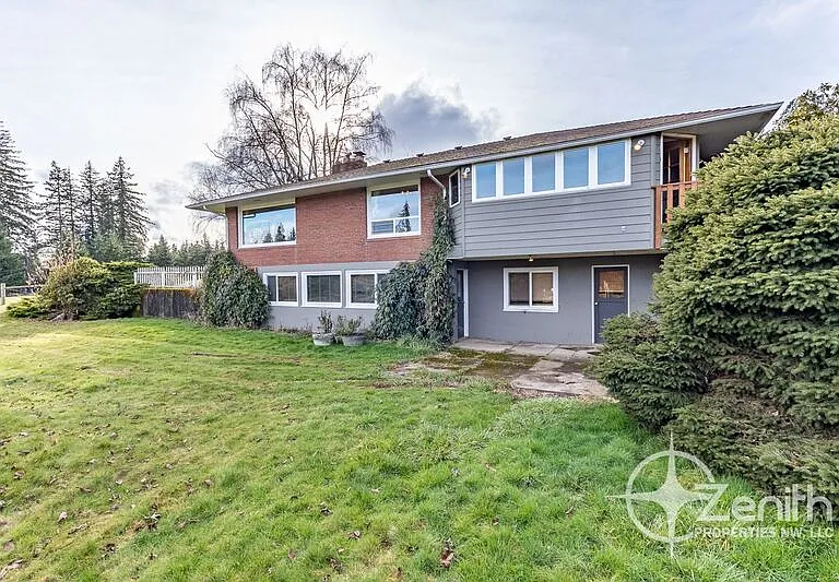 4508 NE 174th St — Photo 32