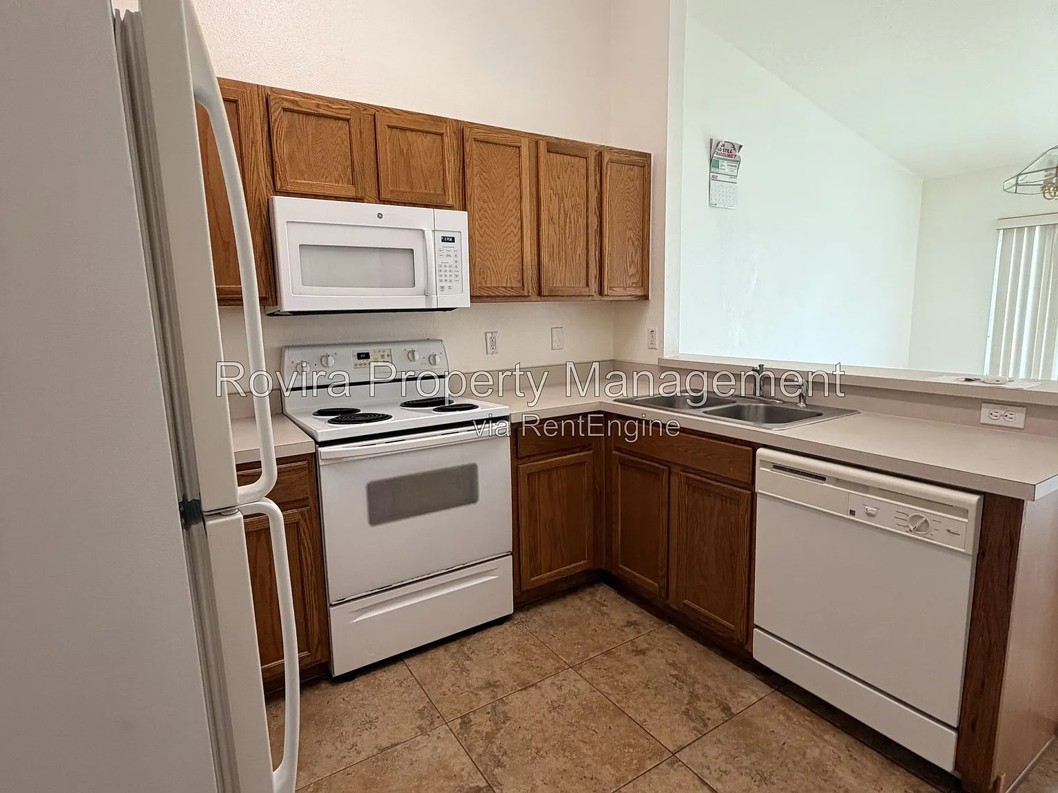 2 bed, 2.0 bath, 858 sqft, $1,650 — Photo 2