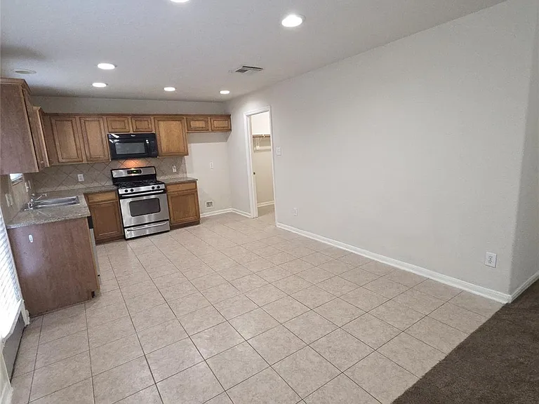 17711 Barton Point Ln — Photo 4