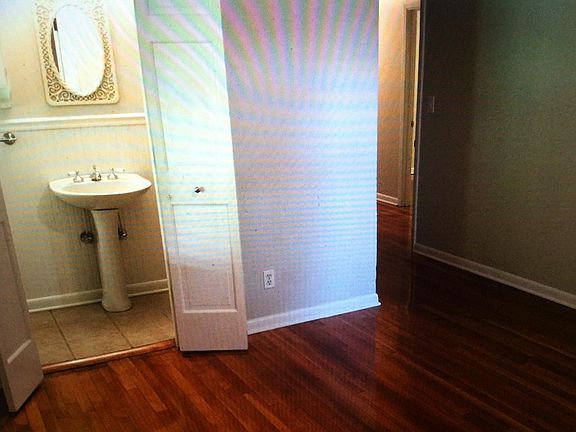3rd image of 1734 W Jackson Ave