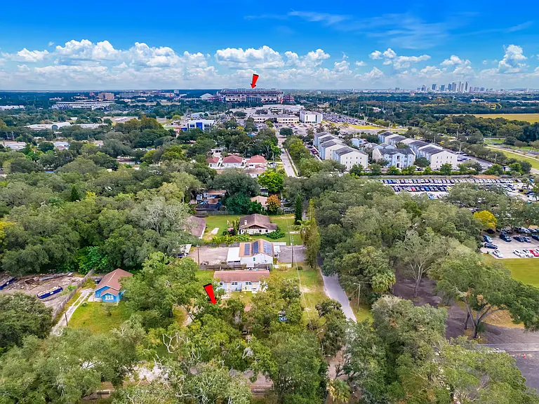 4313 W Woodlawn Ave — Photo 42