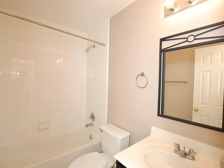 4711 Buescher Ct — Photo 14