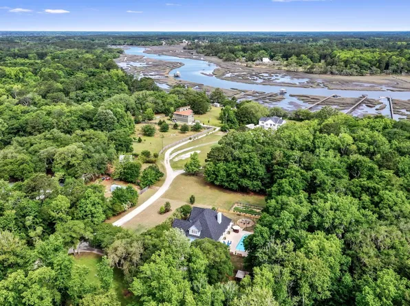 1624 Lonnie Taylor Ln, Wadmalaw Island, SC 29487