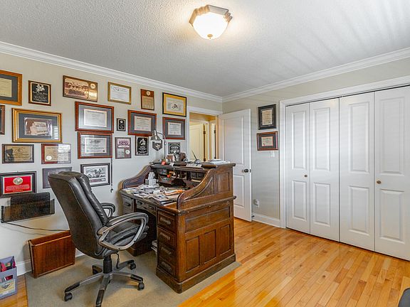 17th image of 10245 Snow Hill Rd
