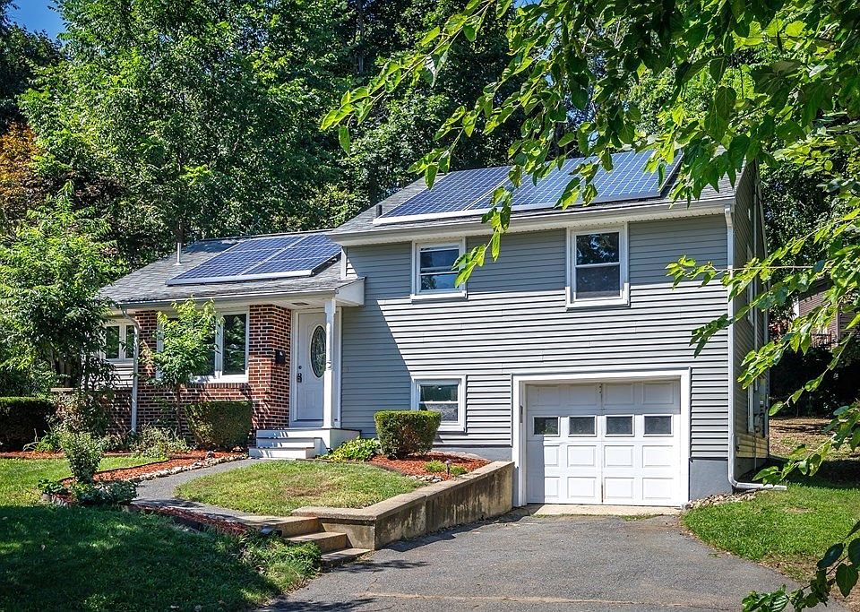 1st image of 326 Kenoza Ave