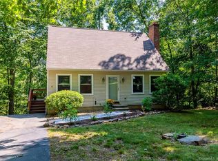 35 Sashel Ln, Colchester, CT 06415