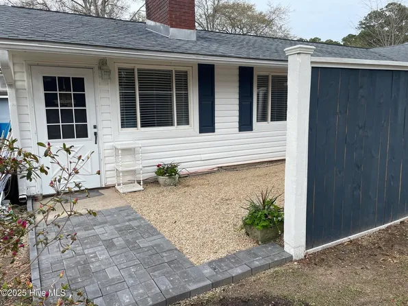 115 Walnut Tree Ln #A, Newport, NC 28570