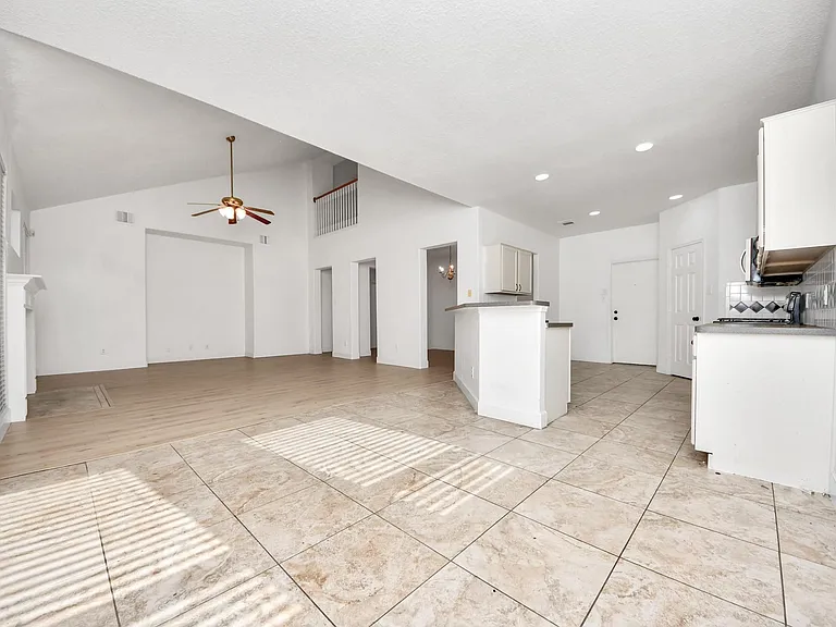 13515 Scarab Dr — Photo 37