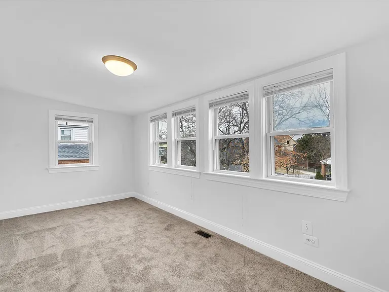 1002 Chillum Rd — Photo 16