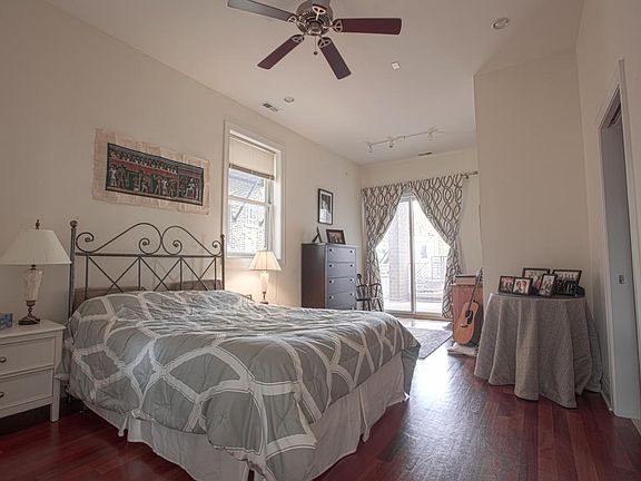 5th image of 1356 W Augusta Blvd APT 203