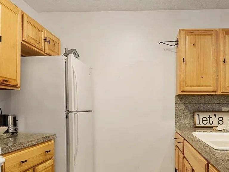 135 Hillview Dr #18 — Photo 10
