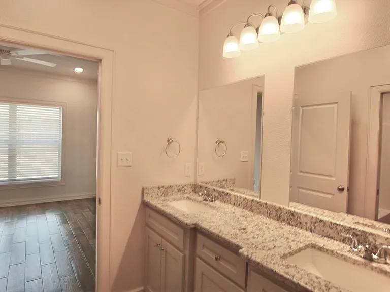 703 Freedom Way — Photo 19