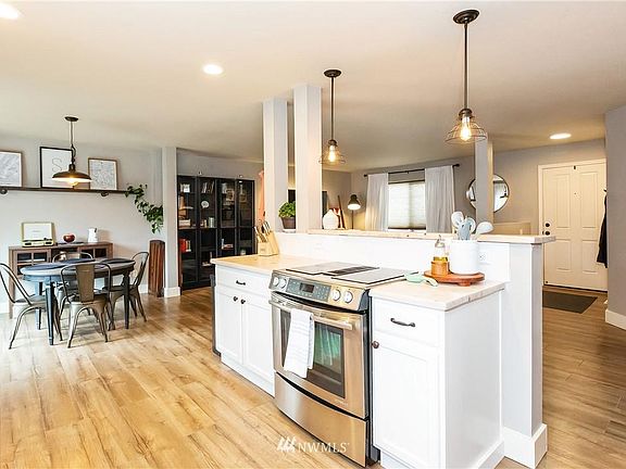 4th image of 2761 Massachusettes Pl E
