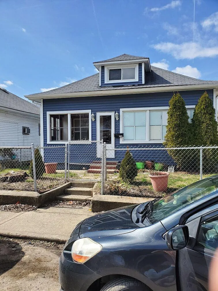 1730 Laurel St photo 1