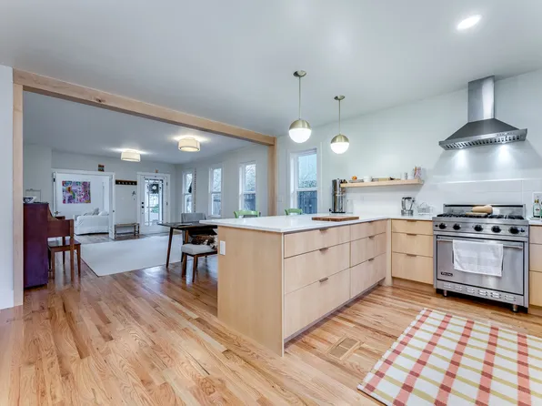 (undisclosed Address), Milwaukie, OR 97222