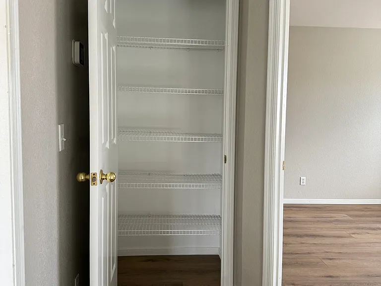 7908 Lisa Dawn Ave — Photo 2