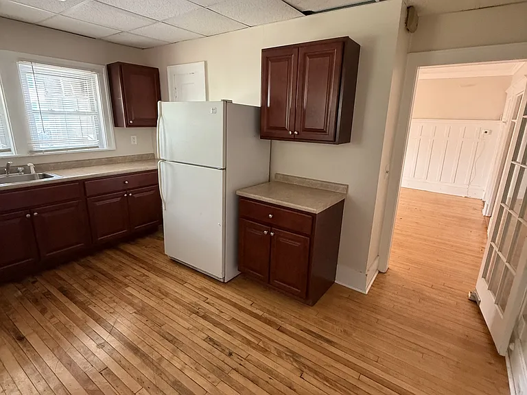 595 Chestnut St #1 — Photo 2
