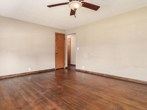 4th image of 386 Sabrecutt Dr