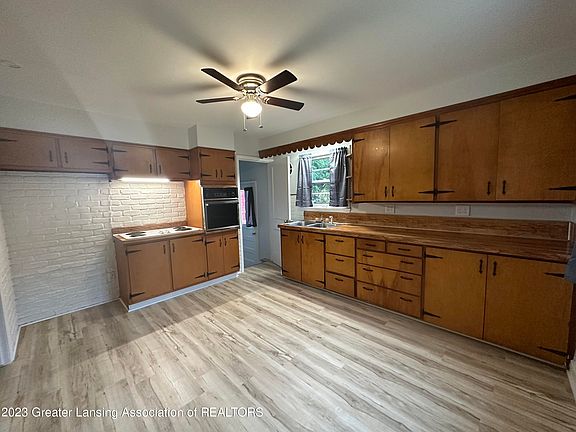 4th image of 4 Sunnyside Ct