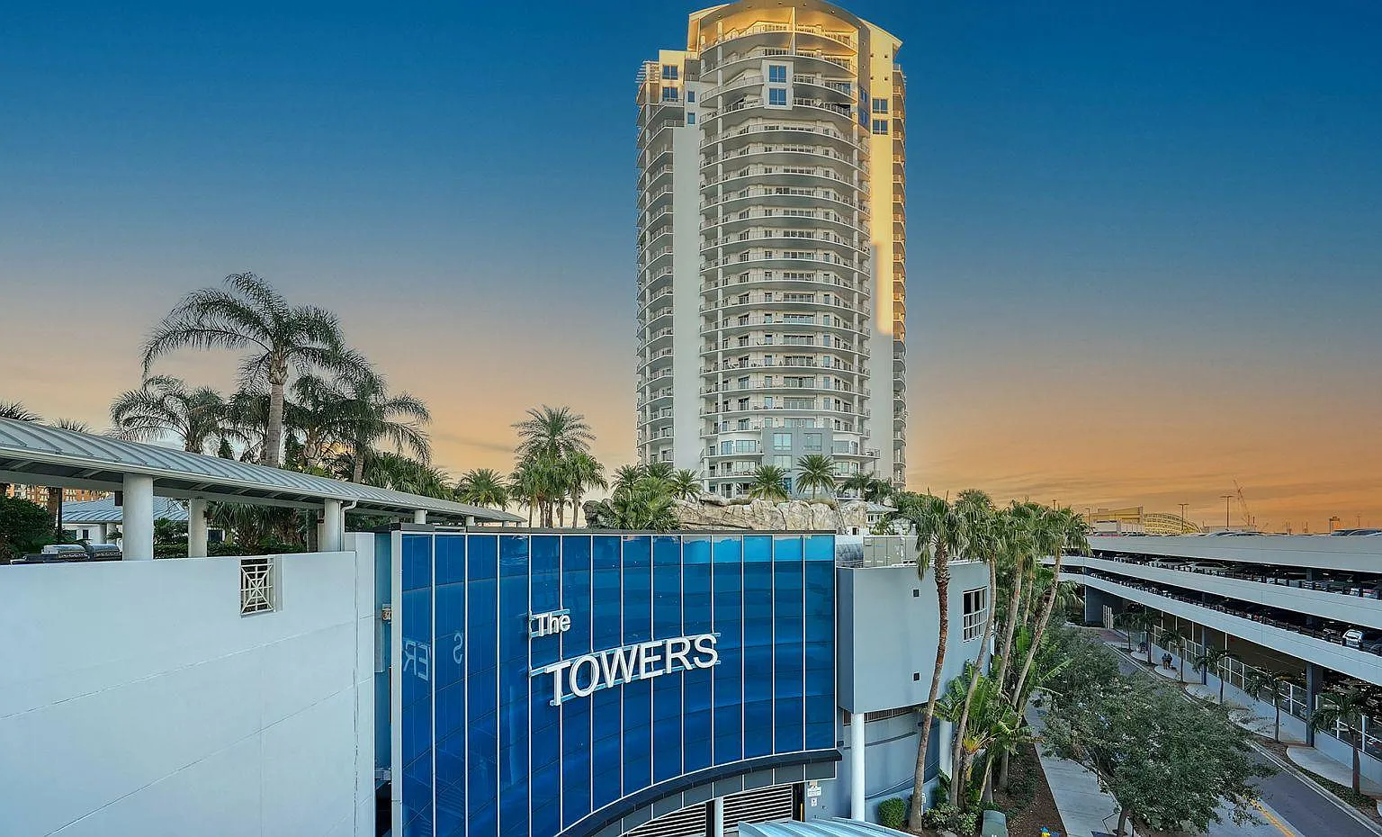 449 S 12th St - 2/2.5 Tower's of Channelside Unit — Photo 1