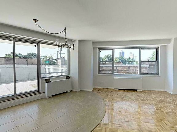 4th image of 85-15 Main St #1D