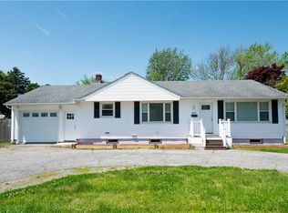 1560 W Main Rd, Middletown, RI 02842